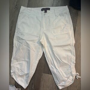 Gloria Vanderbilt Cream Pants with Button Detail size 10